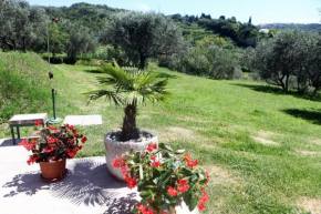 Classy Apartment with Garden View (LAURM)
